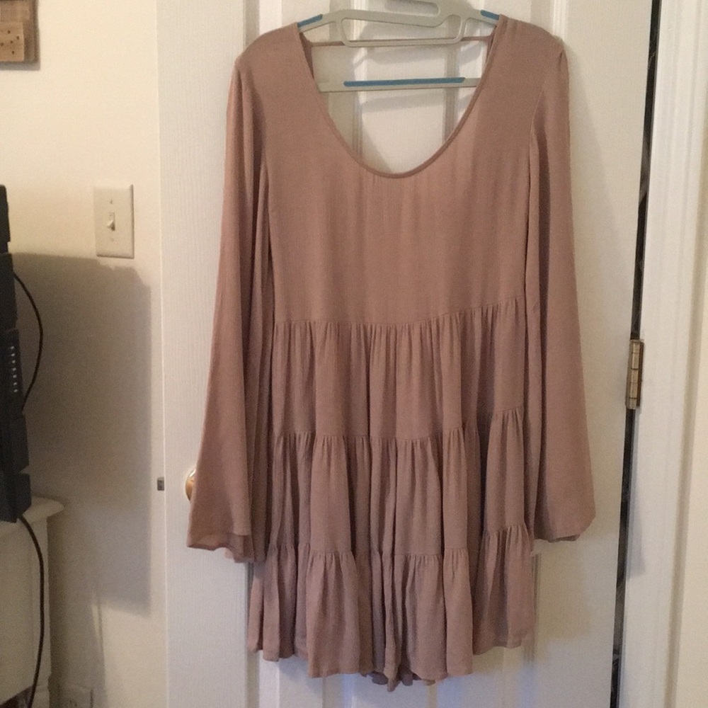 Open back long sleeve flowy dress